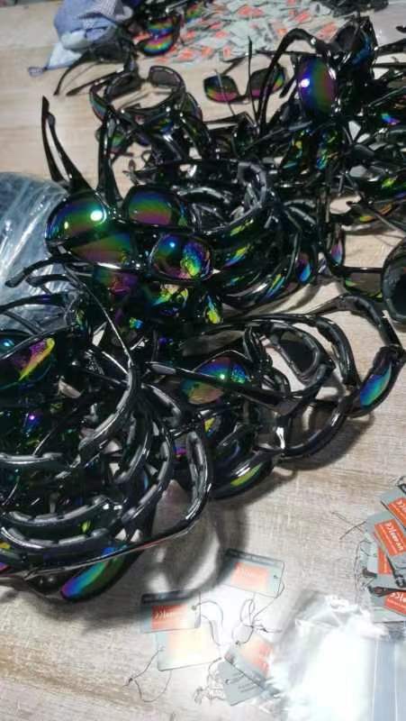 Protective Sunglasses 947 from Yiwu, Year-Round Stock Manufacturer of Reflective Lenses