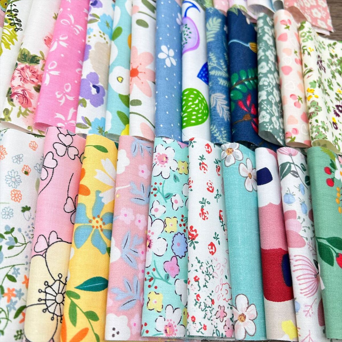 Cross-border foreign trade new 50pcs 10*10cm twill patchwork group handmade diy cotton wholesale small cloth