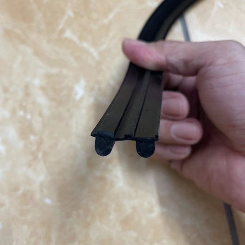 Net drawing machine rubber strip stretched net rubber strip aluminum double chuck black rubber strip net clamping strip price of one meter