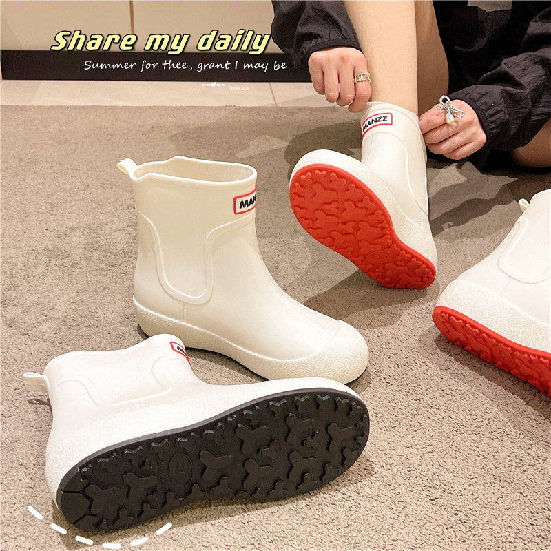 Rain Boots for Women New Mid-Calf Casual Versatile Couple Rain Boots Non-Slip Wear-Resistant Fashionable Warm Outer Wear Water Boots Overshoes