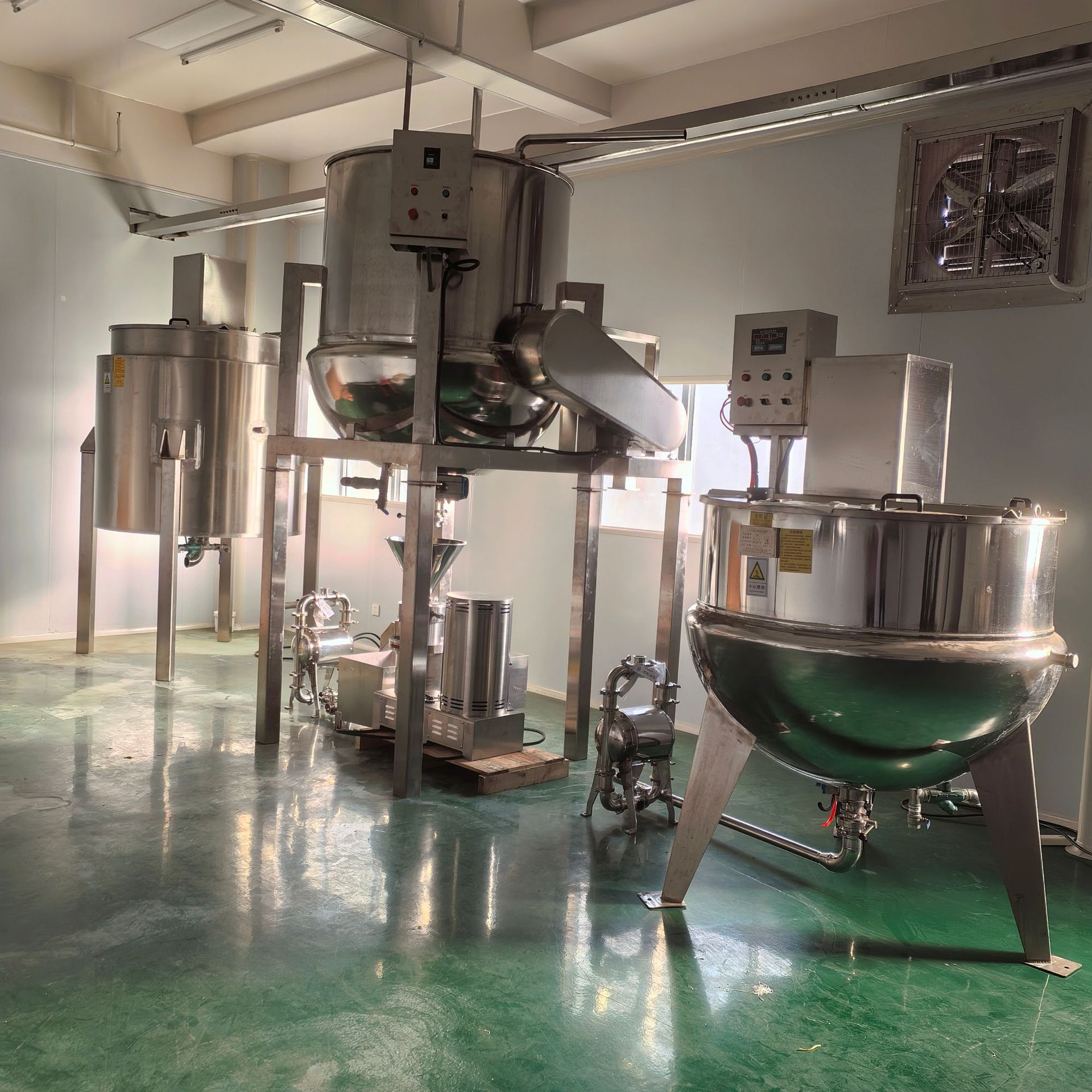 Animal Bile Extraction and Concentrated Bilirubin Equipment Pharmaceutical Concentrated Mixing Tank Jam Vacuum Concentration Equipment