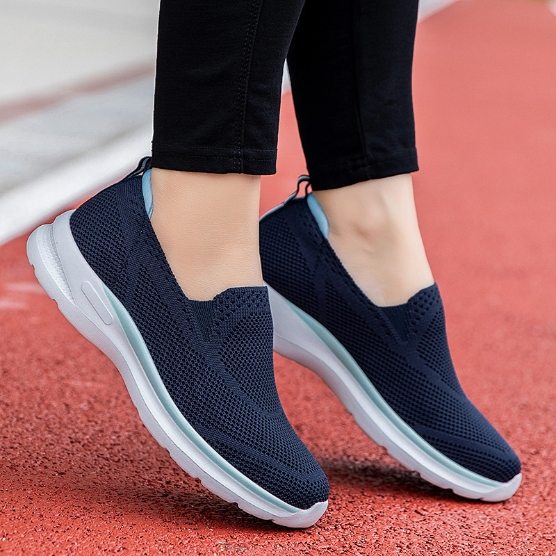 Mom's Slip-on Walking Shoes Flying Mesh Wide-instep Parents' sneaker Comfortable plus size Couple Shoes Old People's Shoes