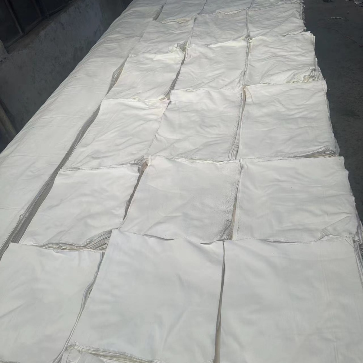 White [Off-White] Standard Size Pure Cotton Industrial Machine Wiping Cloth, Industrial Rag That Absorbs Oil and Water Without Shedding Lint
