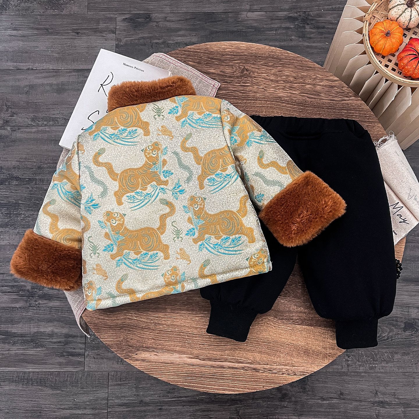 New Chinese-Style Printed Button Jacket Winter New Retro Boys' Fleece Thickened Tang Suit New Year Outfit Set