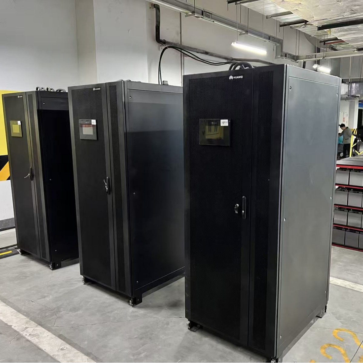 Аренда источников бесперебойного питания / защита источников питания / аренда оборудования с нулевым переключением при отключении питания