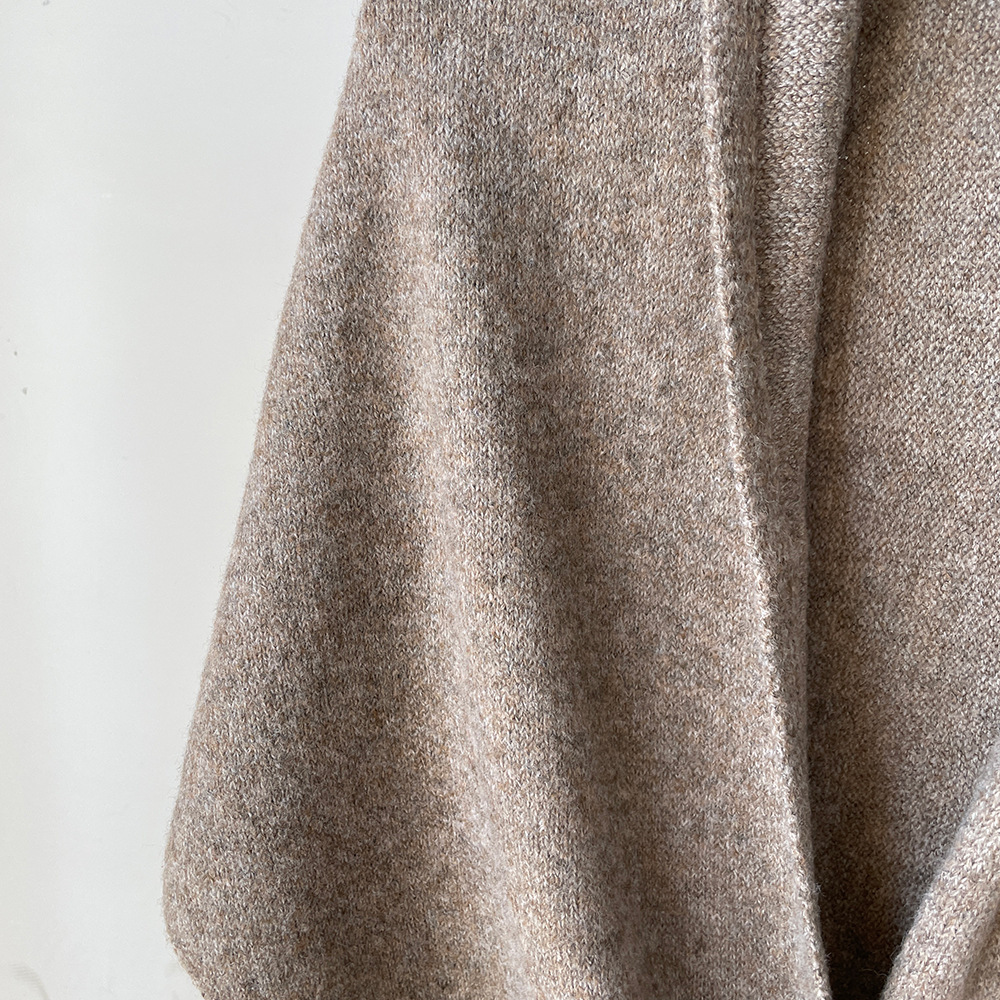 Autumn and Winter New Solid Color Versatile Triangle Scarf Small Shawl for Women, Casual High-End Feel, Warm and Thickened Outer Knit Shoulder Wrap