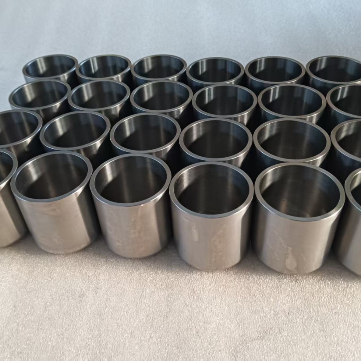 Поставки производителя тигля из циркония, обработанный цирконий, циркониевая чаша, экспериментальный цилиндрический тигель из циркония с крышкой