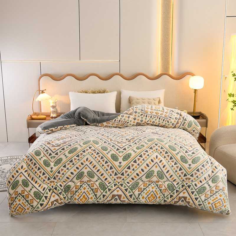 Nantong Home Textile Bedding 2025 New Skin-Friendly Comfortable Snowflake Velvet Lamb Velvet Thickened Warm Winter Quilt Group Purchase Wholesale