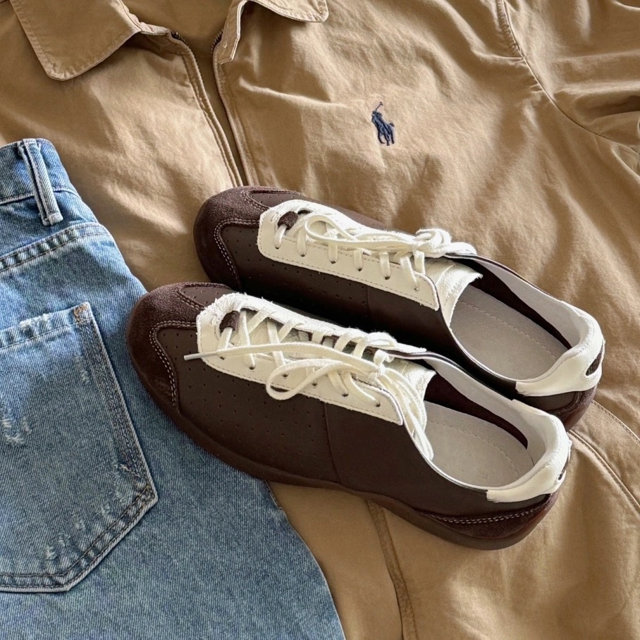 Кожаные балетные тренировочные туфли с мягкой подошвой для женщин 2025 новые ретро спортивные кроссовки