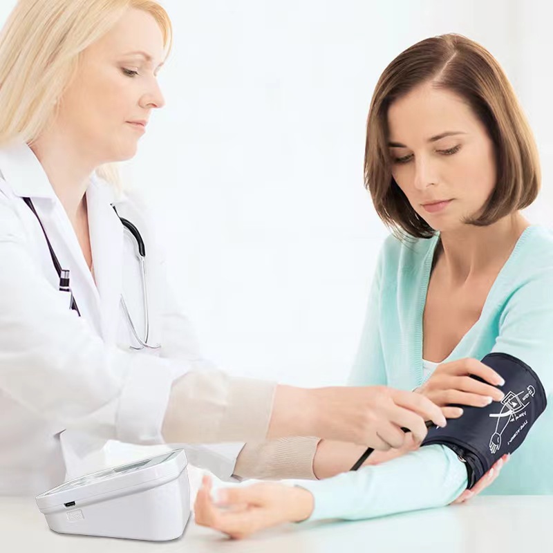 Cross-border explosions sphygmomanometer automatic electric intelligent blood pressure measuring instrument export large screen touch sphygmomanometer