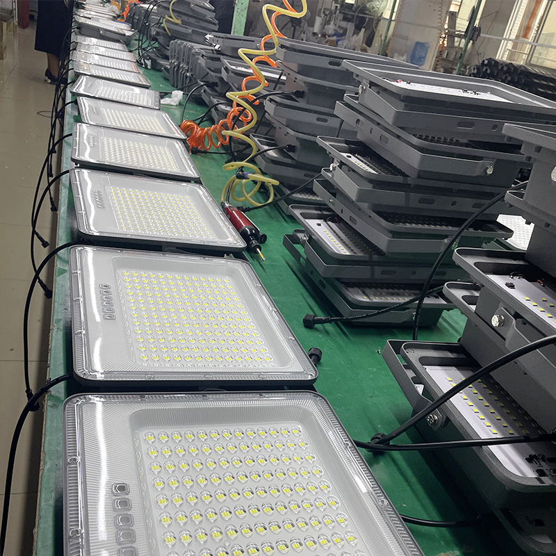 Manufacturer Supplies Floodlights, High-Power Rural Construction, High-Brightness Waterproof Lights, Municipal Engineering Road Solar Street Lights