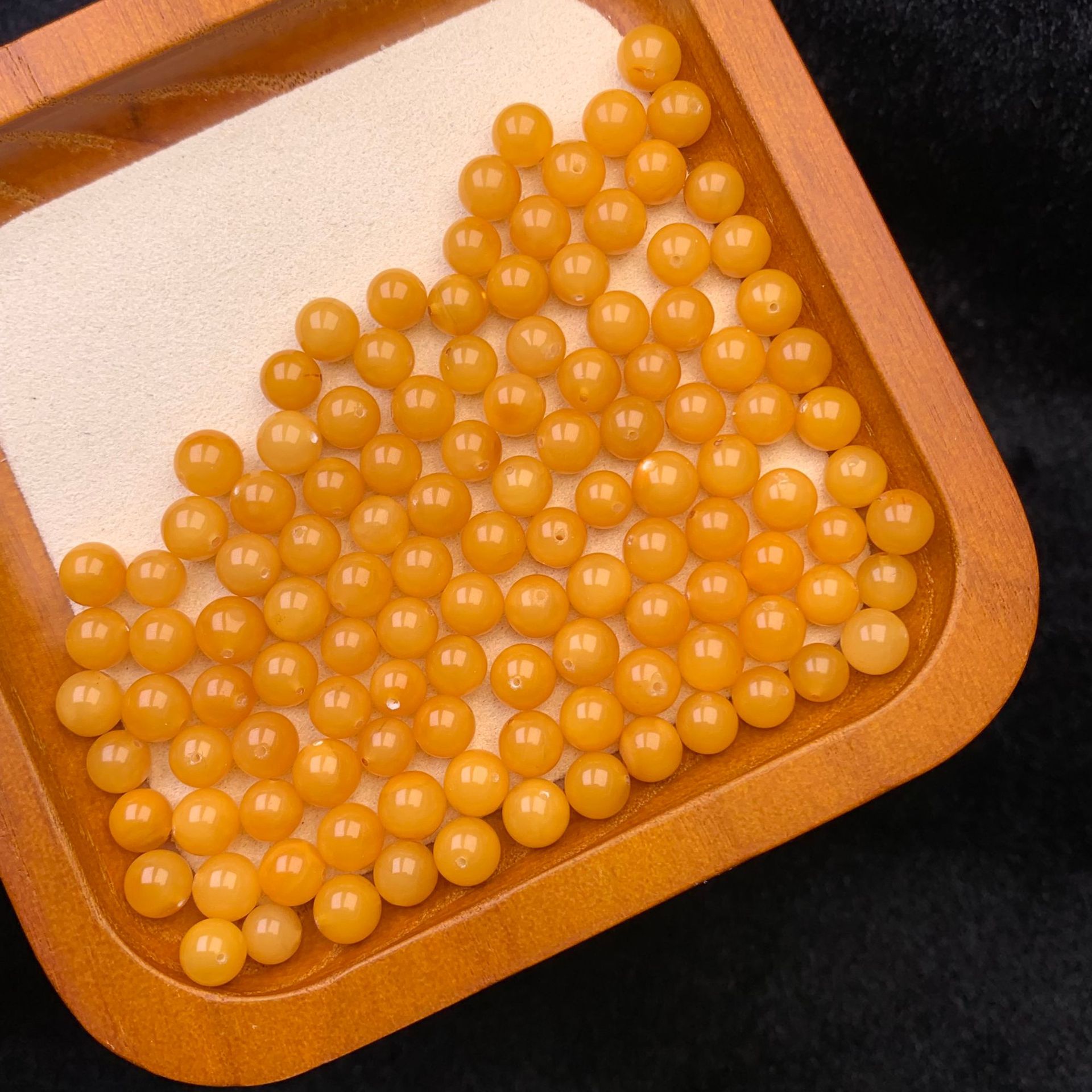 Natural Russian Beeswax Old Honey Round Beads Loose Beads Cultural Accessories with Rich and Full Wax Bracelets Wholesale