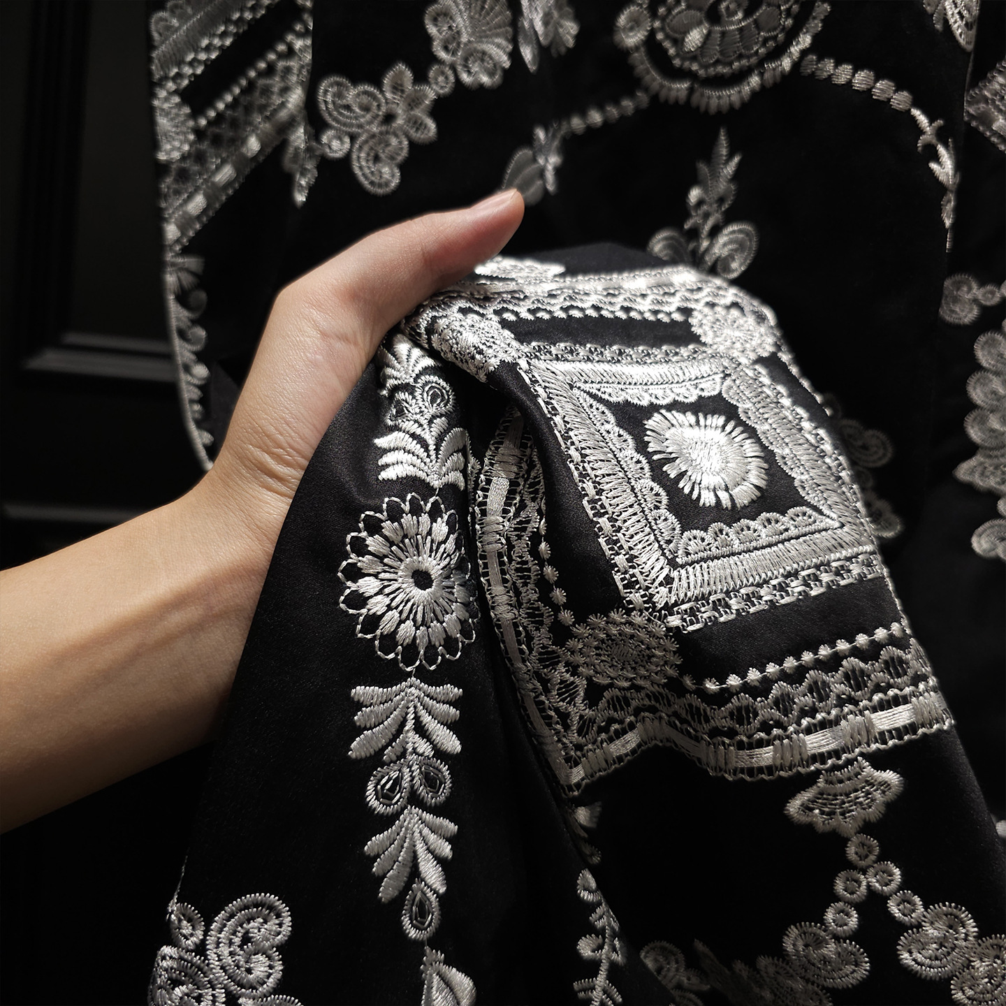 French-Style Light Luxury High-Precision Embroidered Curtains Black High-End Villa Living Room 2025 New European-Style Living Room Bedroom