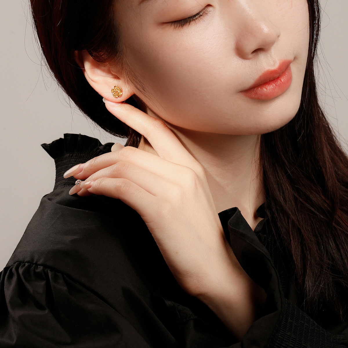 18K Gold Rose Flower Earrings Au750 Gold Three-Dimensional Flower Earrings for Women Trendy Fashion Mother-Of-Pearl Wholesale Jewelry