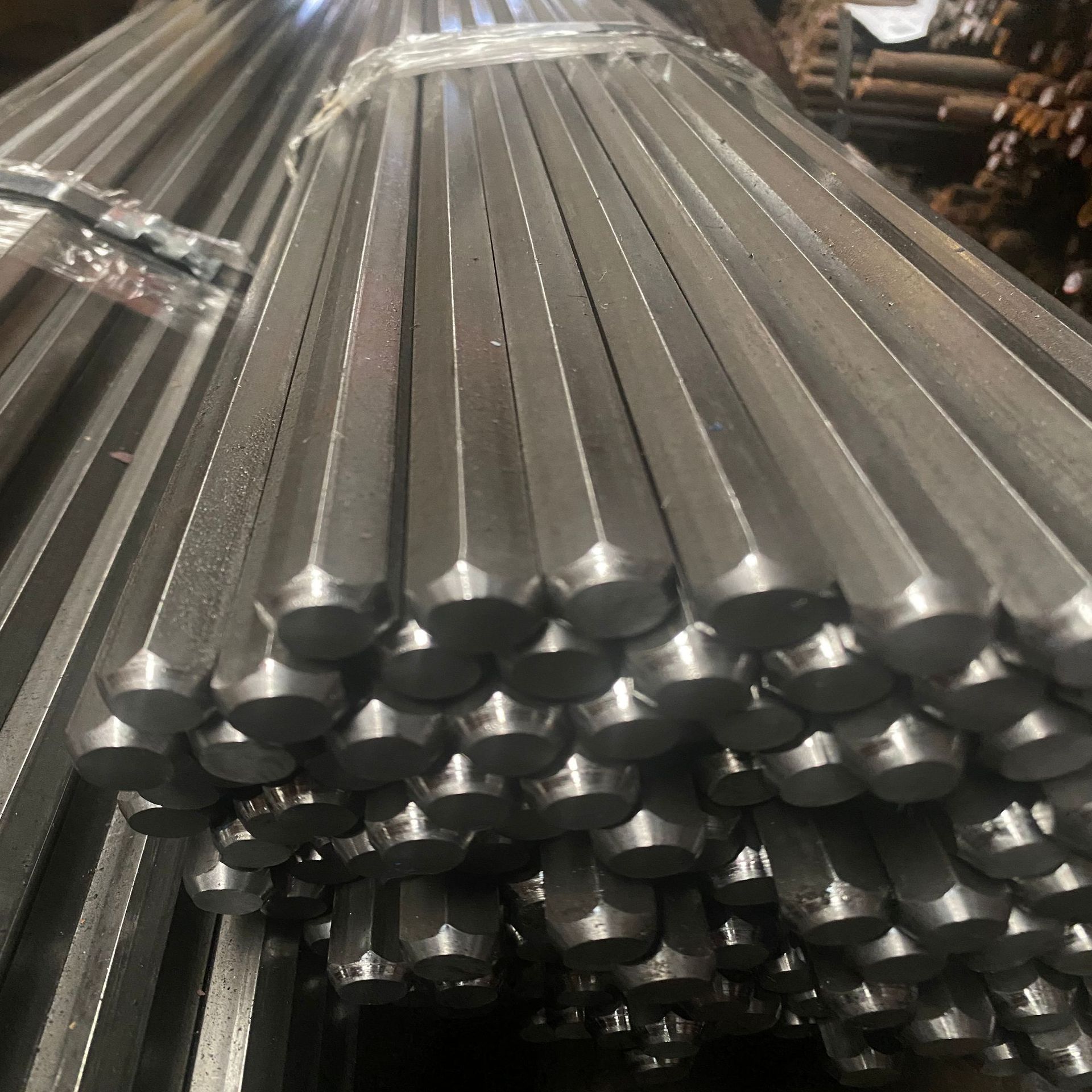 16Mncr5H Optical Axis Round Bar 20Crmnh Cold Drawn Round Steel 20Mncr5 Steel Plate 15Crmn Steel Pipe Solid Raw Round