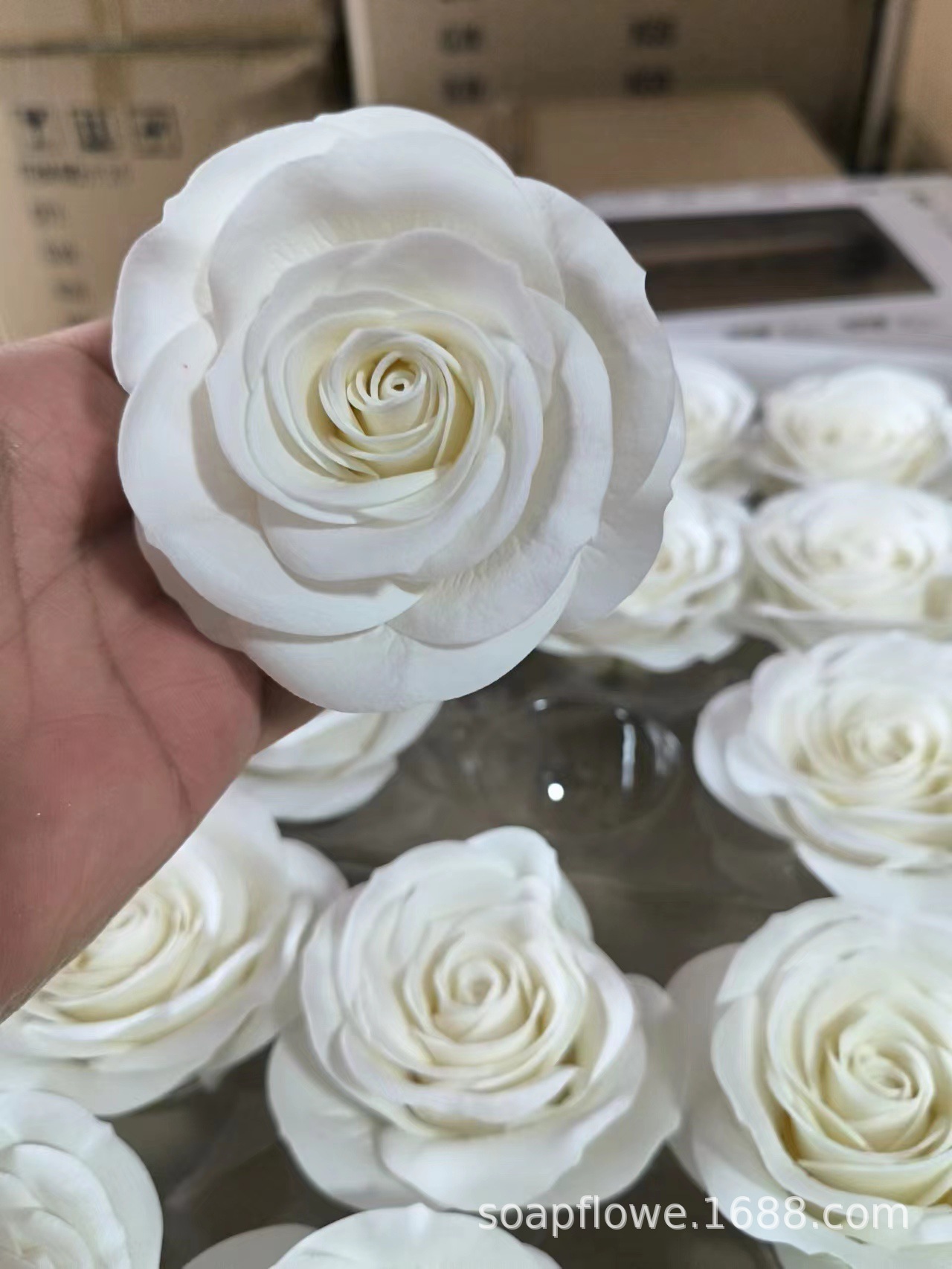 Lover creative gift awakening rose soap flower big flower head bouquet gift box packaging material wholesale factory direct sales