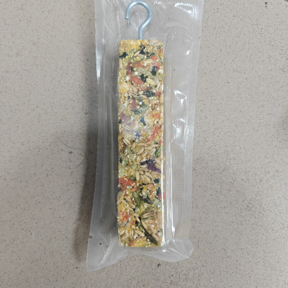 Tiger Skin Peony Cockatiel Teething Stick Bird Training Chewing Toy Mouth Grinding Reward Cereal Snacks