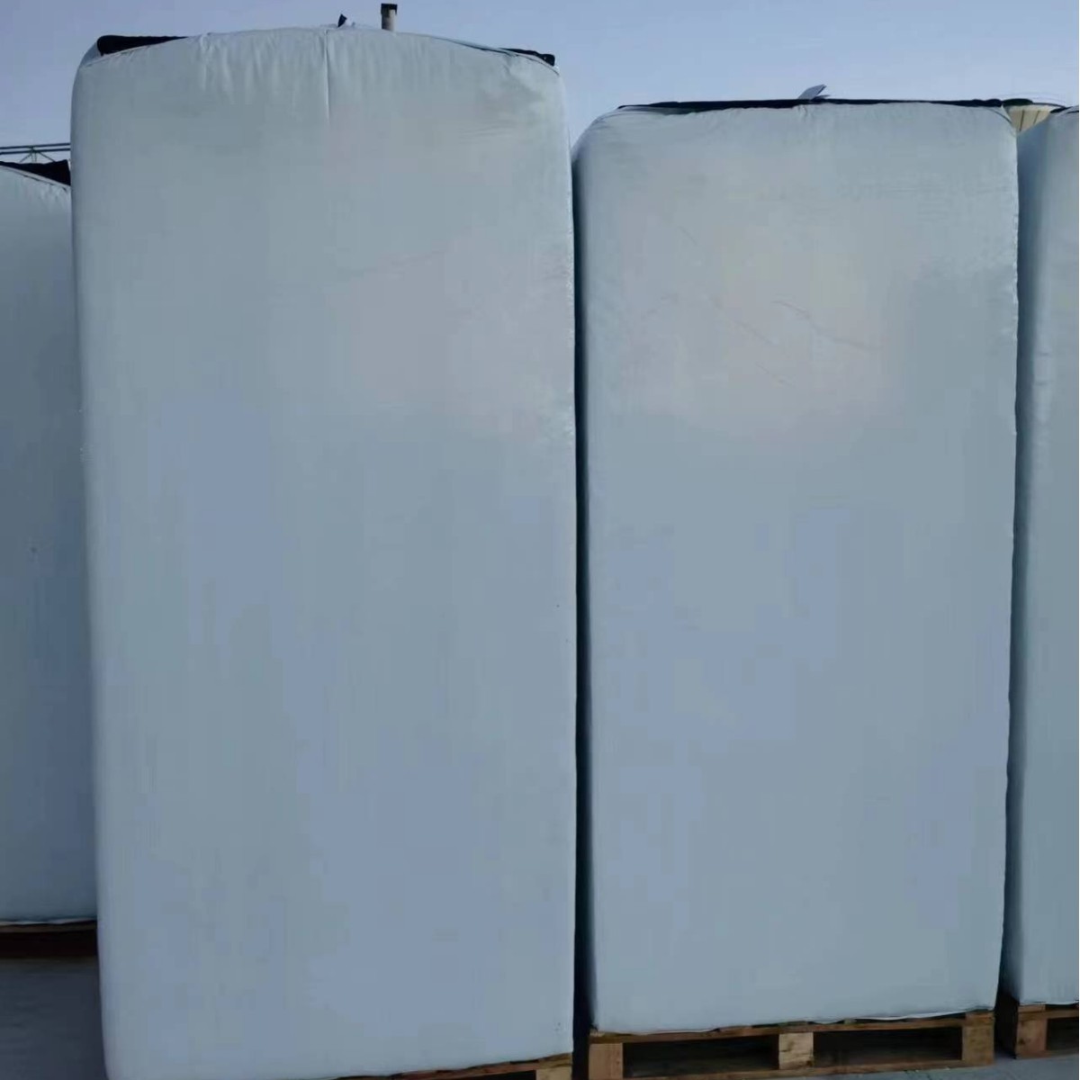 Customized Planting Bags with Black and White Insulation, Biodegradable Substrate, Peat Soil, Insulation Film, Cooling for Ganoderma Plants and Vegetables