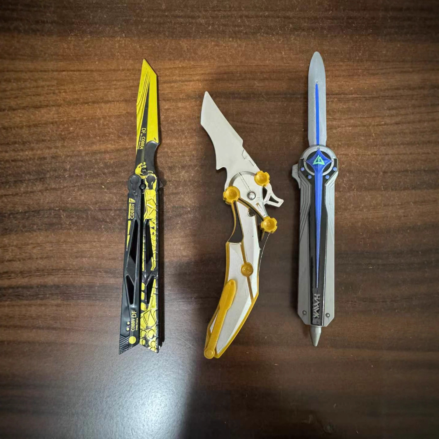 Delta Force Peripheral Shadow Blade Abs Material Foldable Close-Range Weapon Ornament Game Peripheral Toy Model