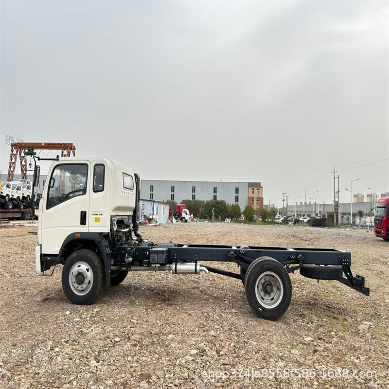 Export of Ready-Made Vehicles Used Sinotruk Howo 4×2 Truck Chassis 6.8m Van Truck 5.2m Foton奥铃