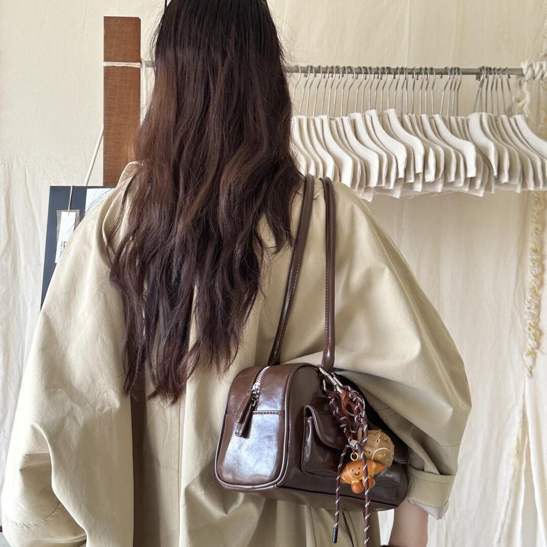 2024 Autumn and Winter New Bowling Bag Xu Yunzhen Sick Needle Sister Same Bag Large Capacity Single Shoulder Underarm Handbag