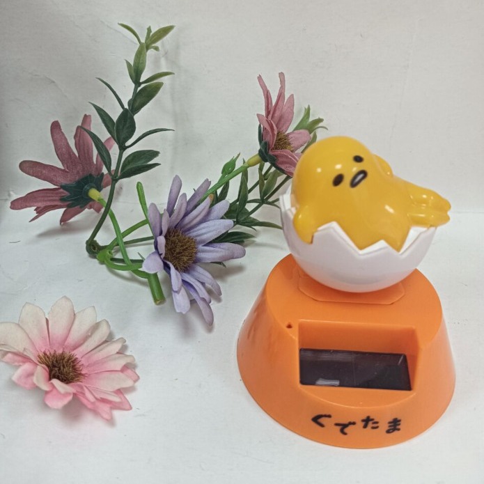 Foreign Trade Hot Selling Solar Car Ornaments, Creative Car Accessories Eggshell Chicken Toys