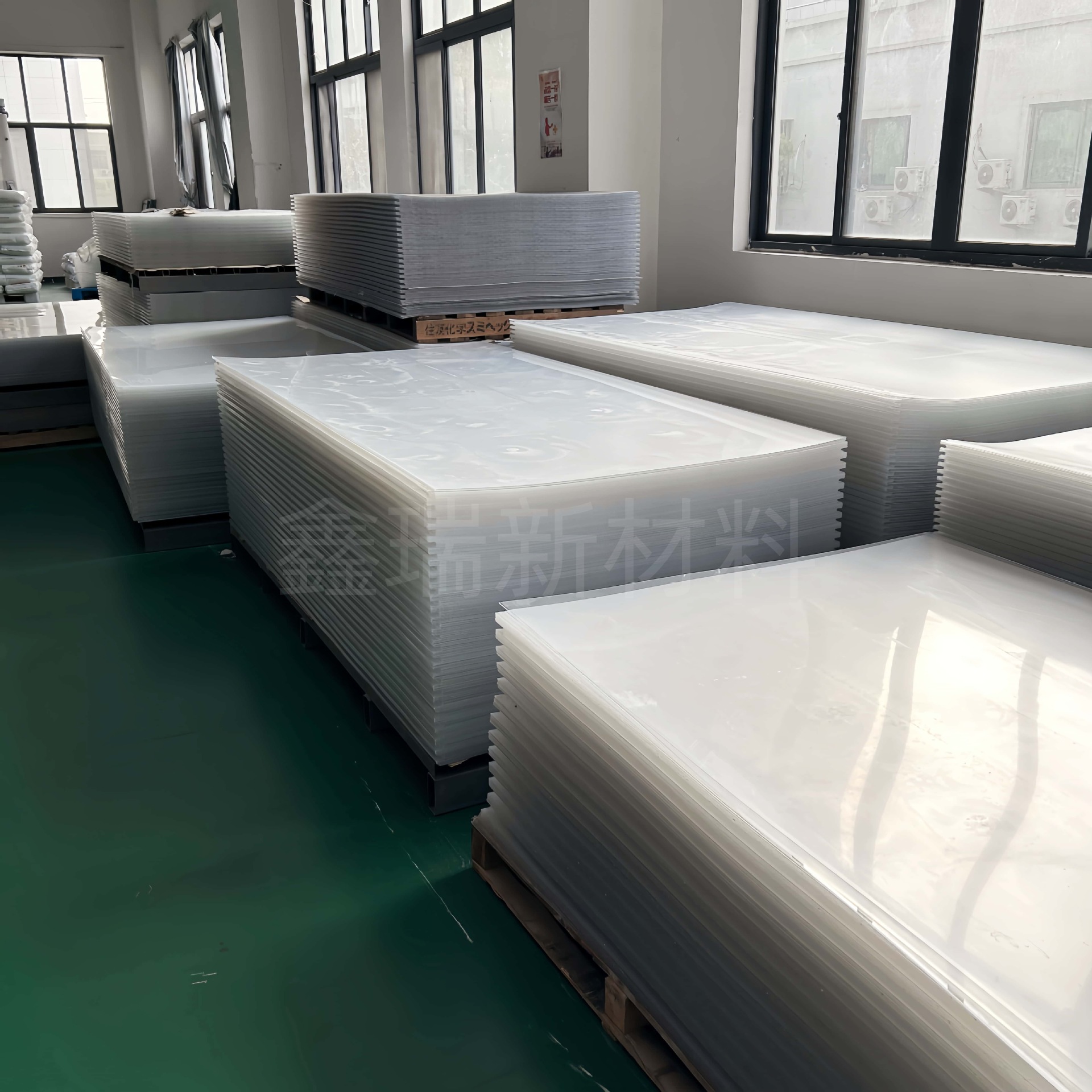 Manufacturer Wholesale of Whole Sheet of Highly Transparent Acrylic Plate Picture Frame Mounting New Material Plexiglass Large Plate Ready for Delivery