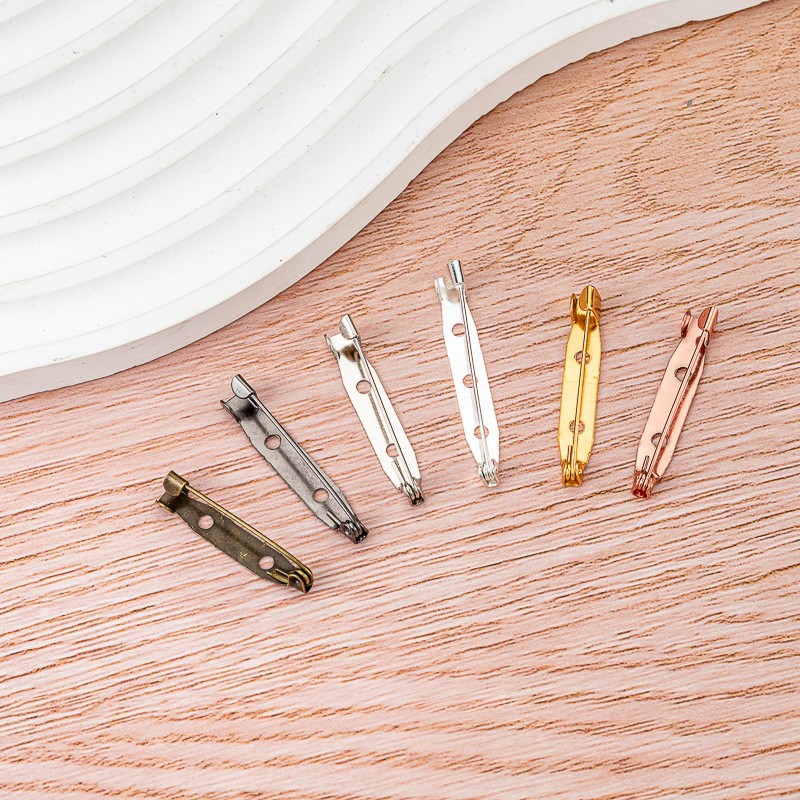 Оптовая продажа красочных электроосажденных перфорированных булавок с замковым механизмом, декоративные броши, различные спецификации металлических простых булавок с безопасной застежкой