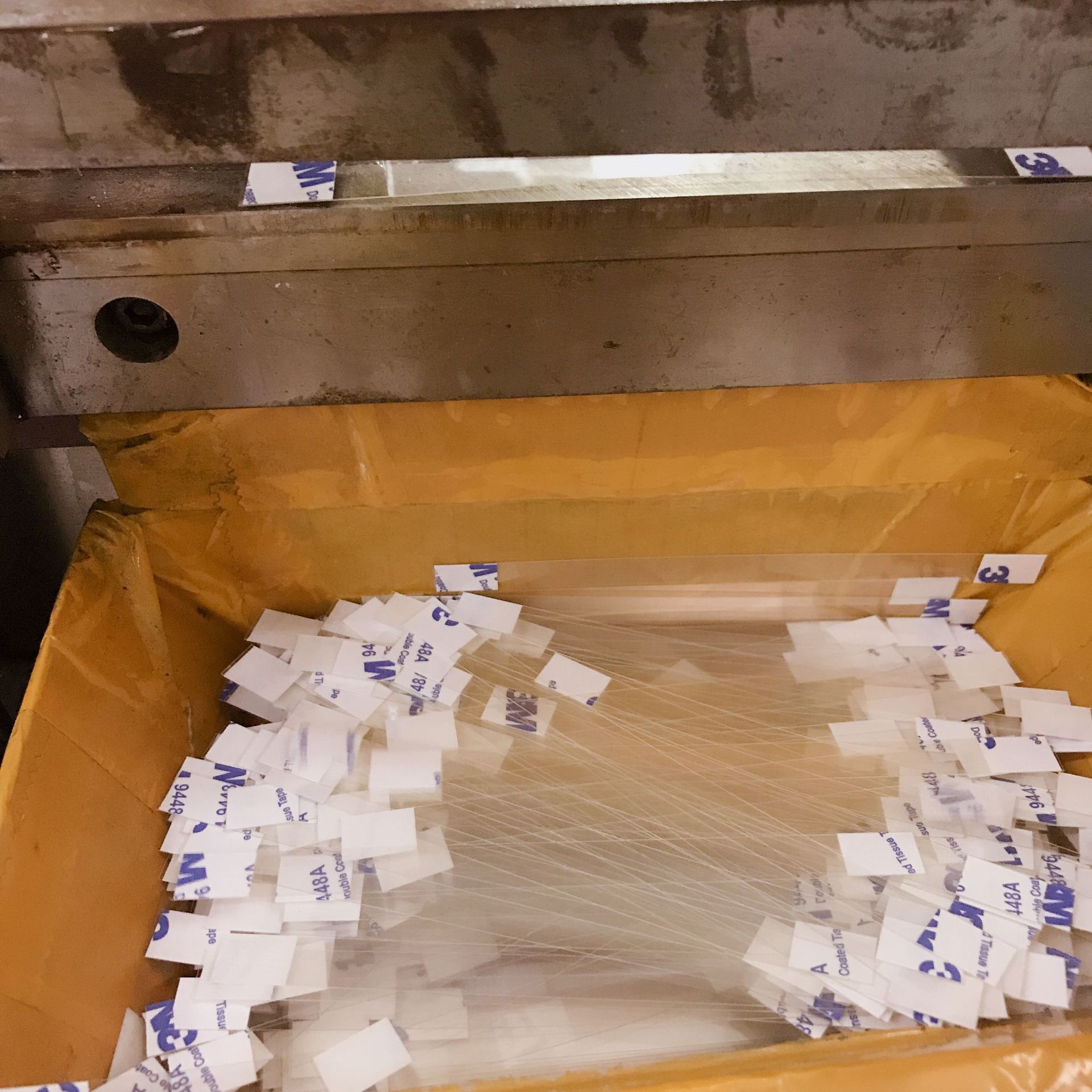 In stock two-head high-adhesive double-sided adhesive jump card strip pvc strip supermarket shrapnel promotion width 1cm * length 14cm