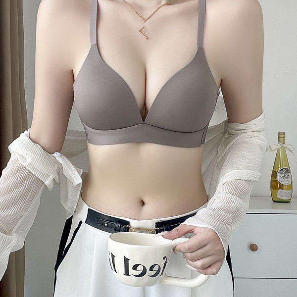 Japanese-style thin clothes seamless underwear women's wireless big chest small palm support Triangle Cup glossy bra