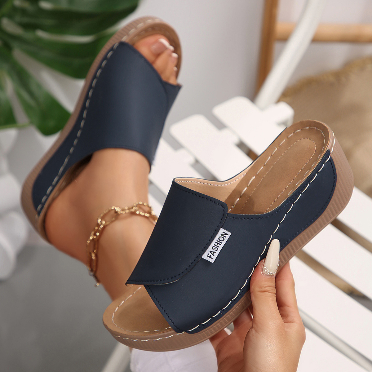 Cross-Border Large Size Thick-Soled Casual Slippers Women's Shoes 2025 New Wide Strip Simple Fashion Fish Mouth Wedge Sandals