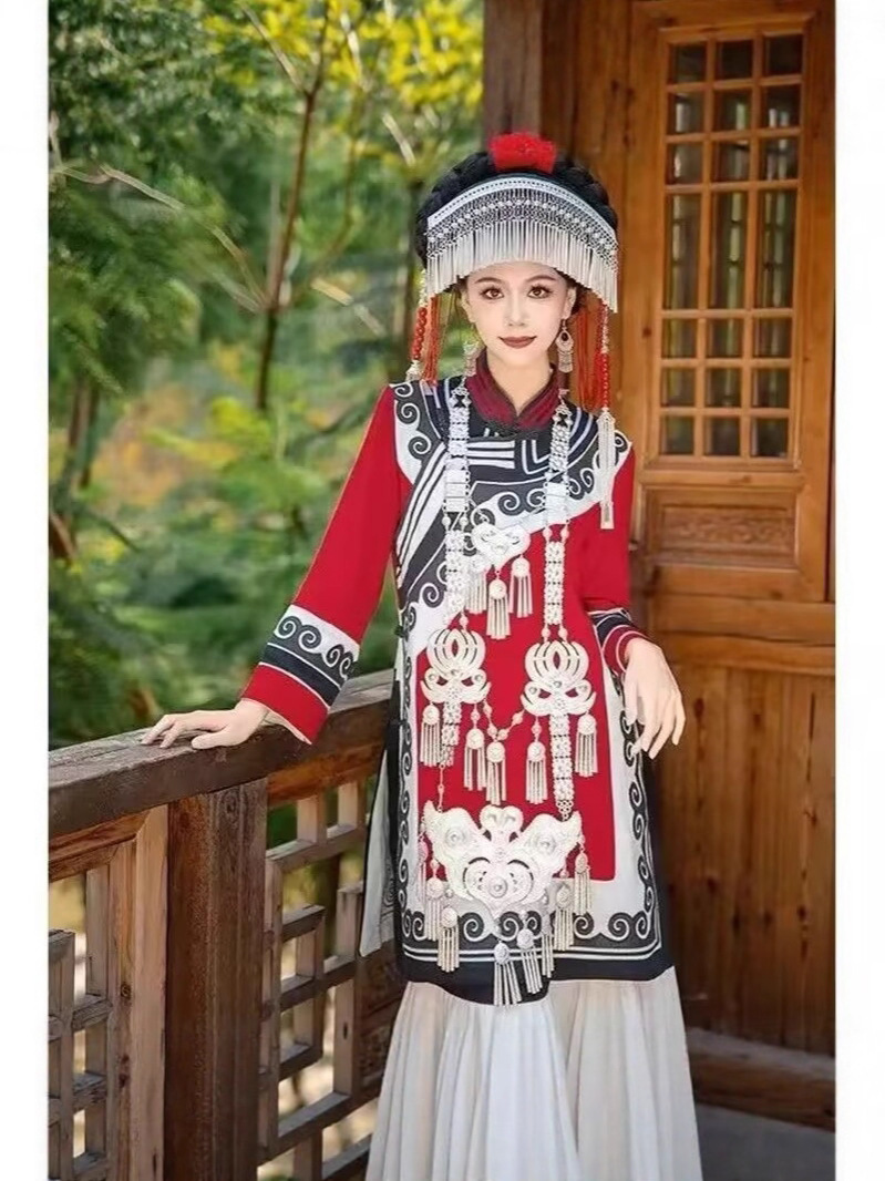 Photo Studio New Girl Yi Ethnic Style Stage Performance Clothing Yunnan Torch Festival Ethnic Minority Performance Clothing