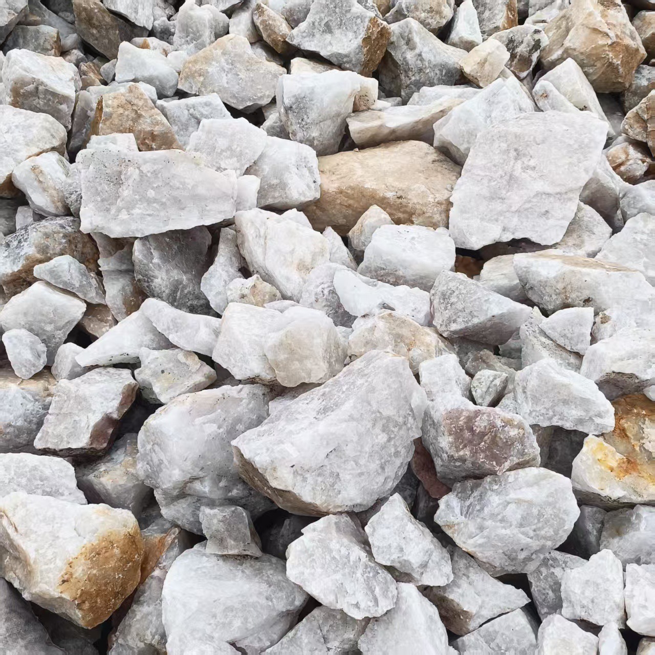Manufacturers Supply Quartz Sand for Water Purification, Filtration and Sandblasting, Textured Sand with Full Specifications and Exquisite Quartz Sand Particles