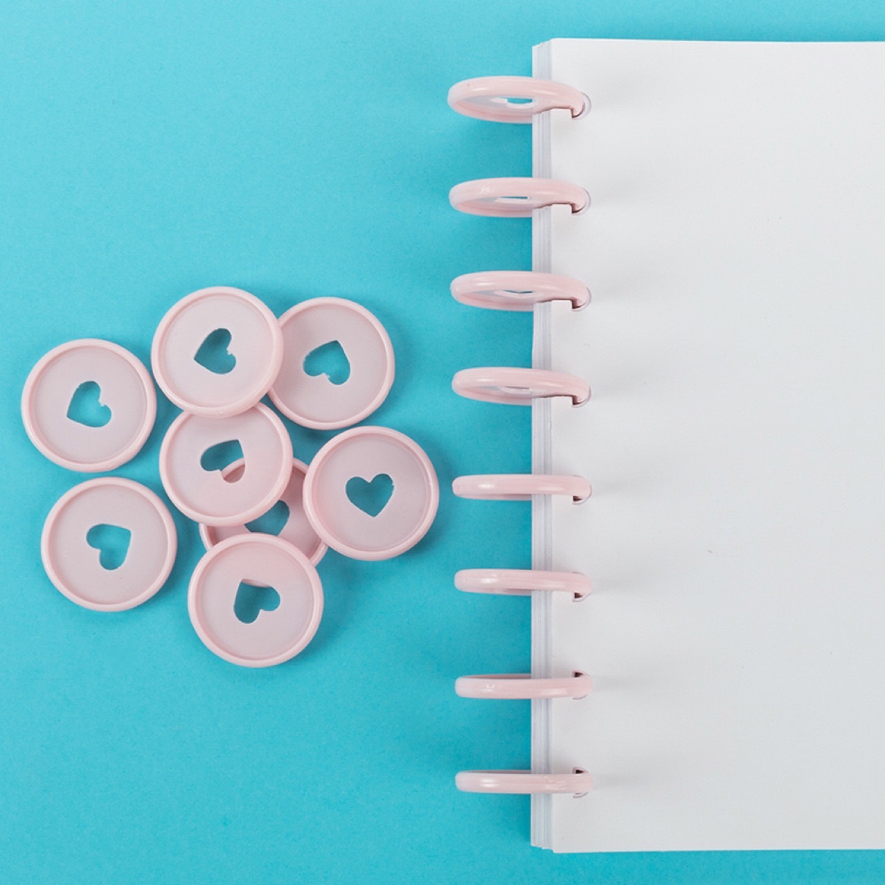 New 24mm Mushroom Hole Notebook Loose-Leaf Buckle Plastic Button 28mm Colorful Heart Center Cut Out Disc Buckle