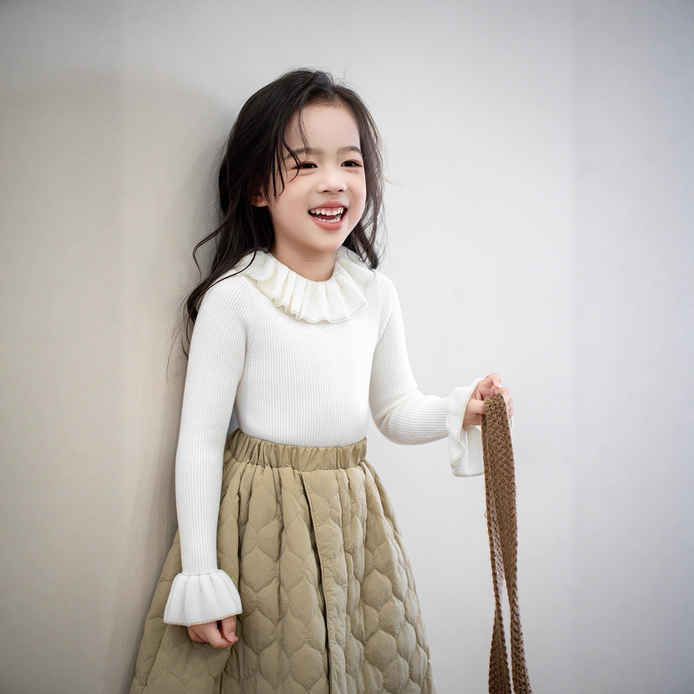 Girls' Wool Ruffle Collar Base Shirt with Gold Lace Trim, Ribbed Slim-Fit Knit Sweater, New Autumn and Winter 2025 Children's Style