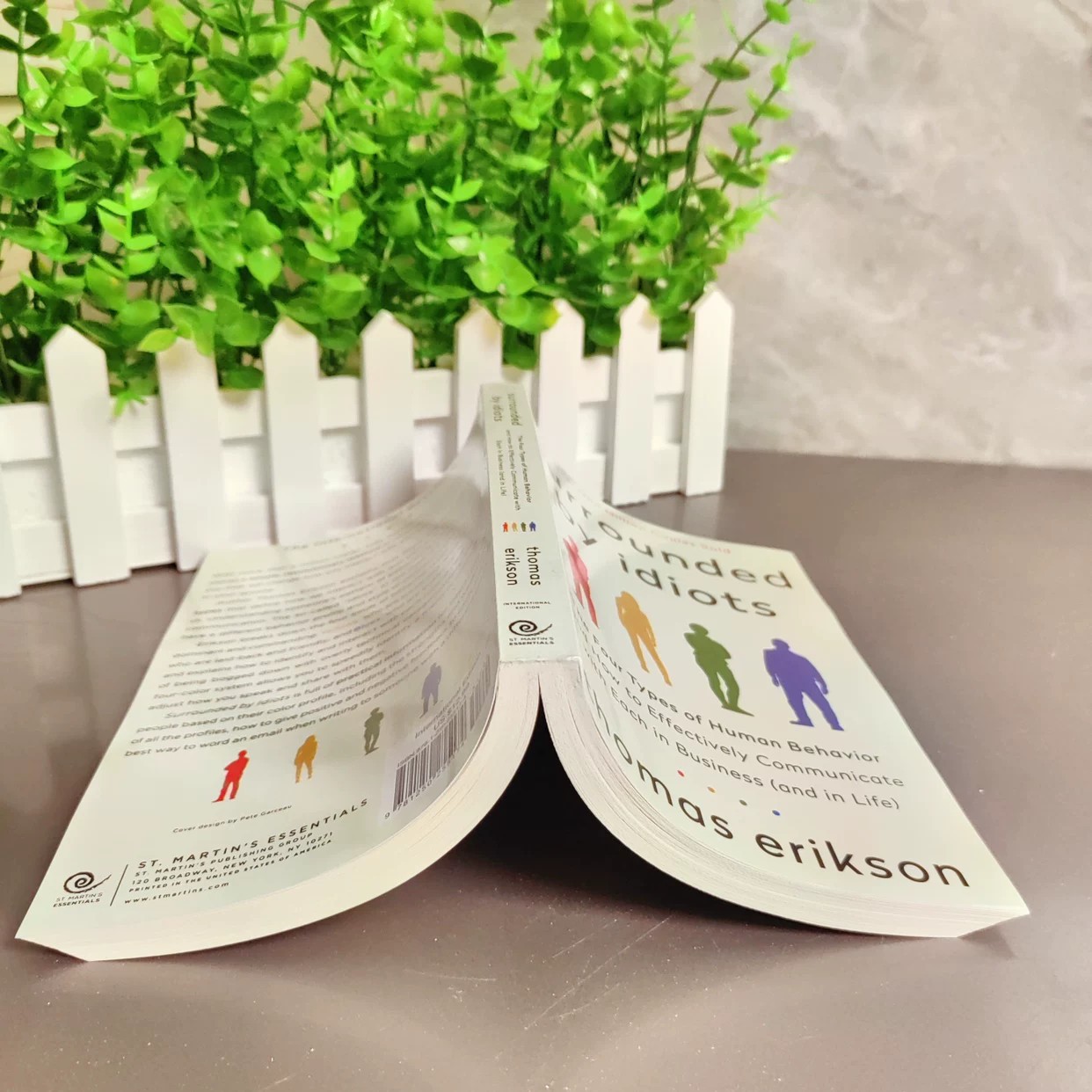 Surrounded by Idiots American Version English Original Surrounded by Idiots Four Types of Human Behavior