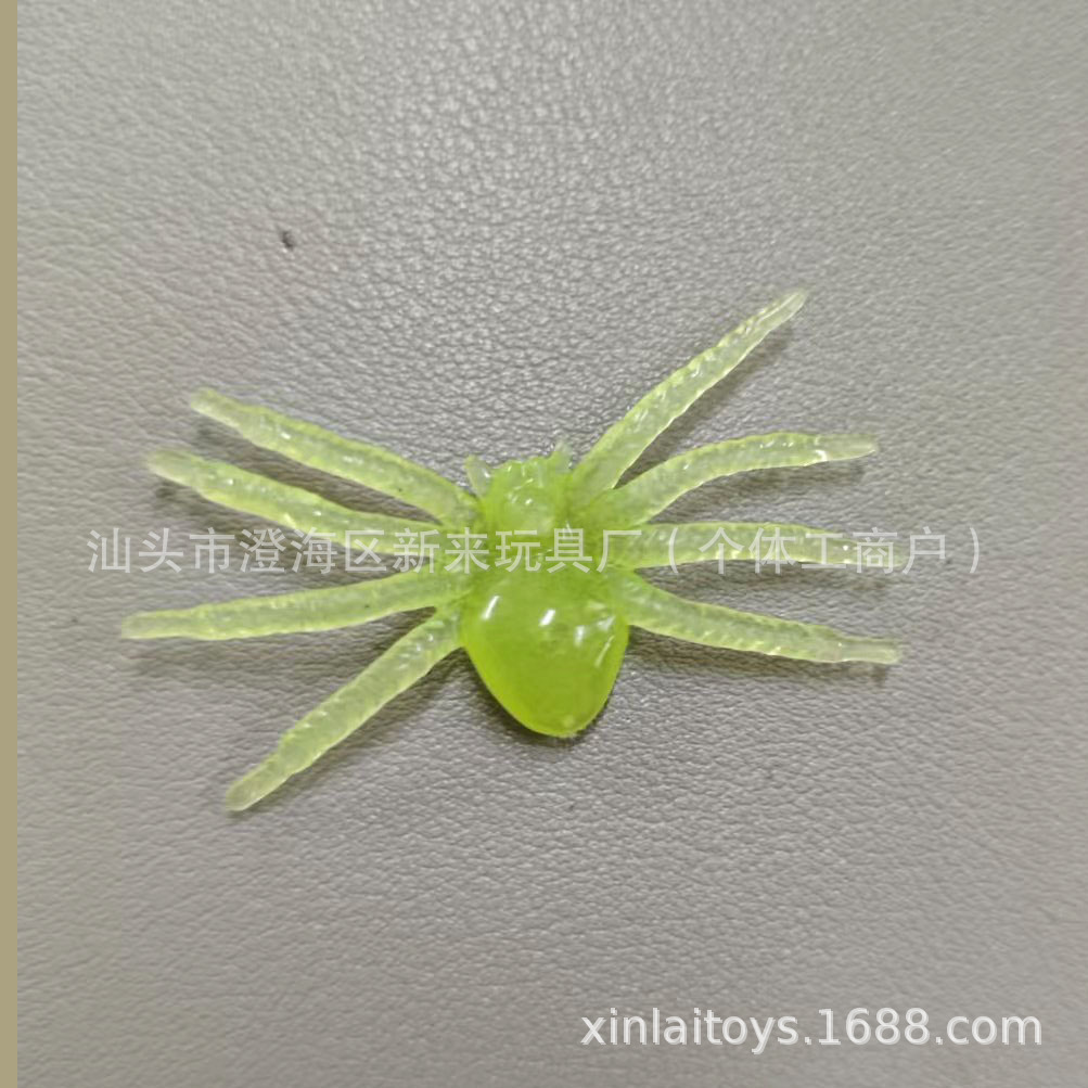 Plastic small spider cross-border toy spider TUME scene layout ornaments Halloween simulation spider small toy