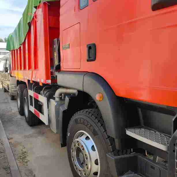 Manufacturer's 420 Horsepower Tx Series Howo Rear Eight-Wheel 6X4 Engineering Dump Truck Heavy Truck Overseas Supply Model