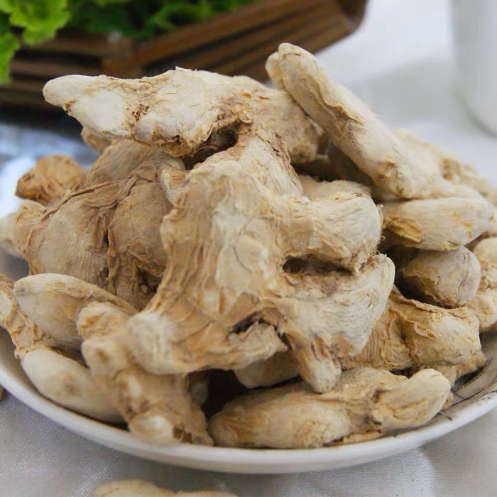 2024 год, мелкие кусочки желтого имбиря из Юннани, сушеный имбирь, постоянное предложение для экспорта на национальный оптовый рынок специй