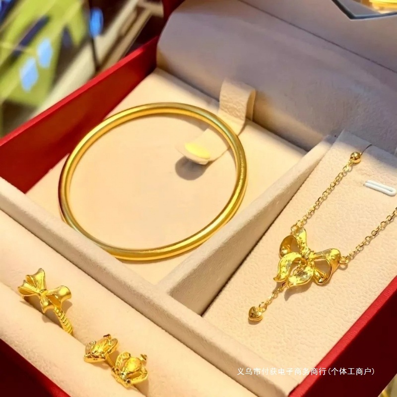 Authentic Engagement Props, Simulated Three-Gold Table Setting, Sand Gold Jewelry Set, Five-Piece Set, Ancient Heritage Bracelet Hardware