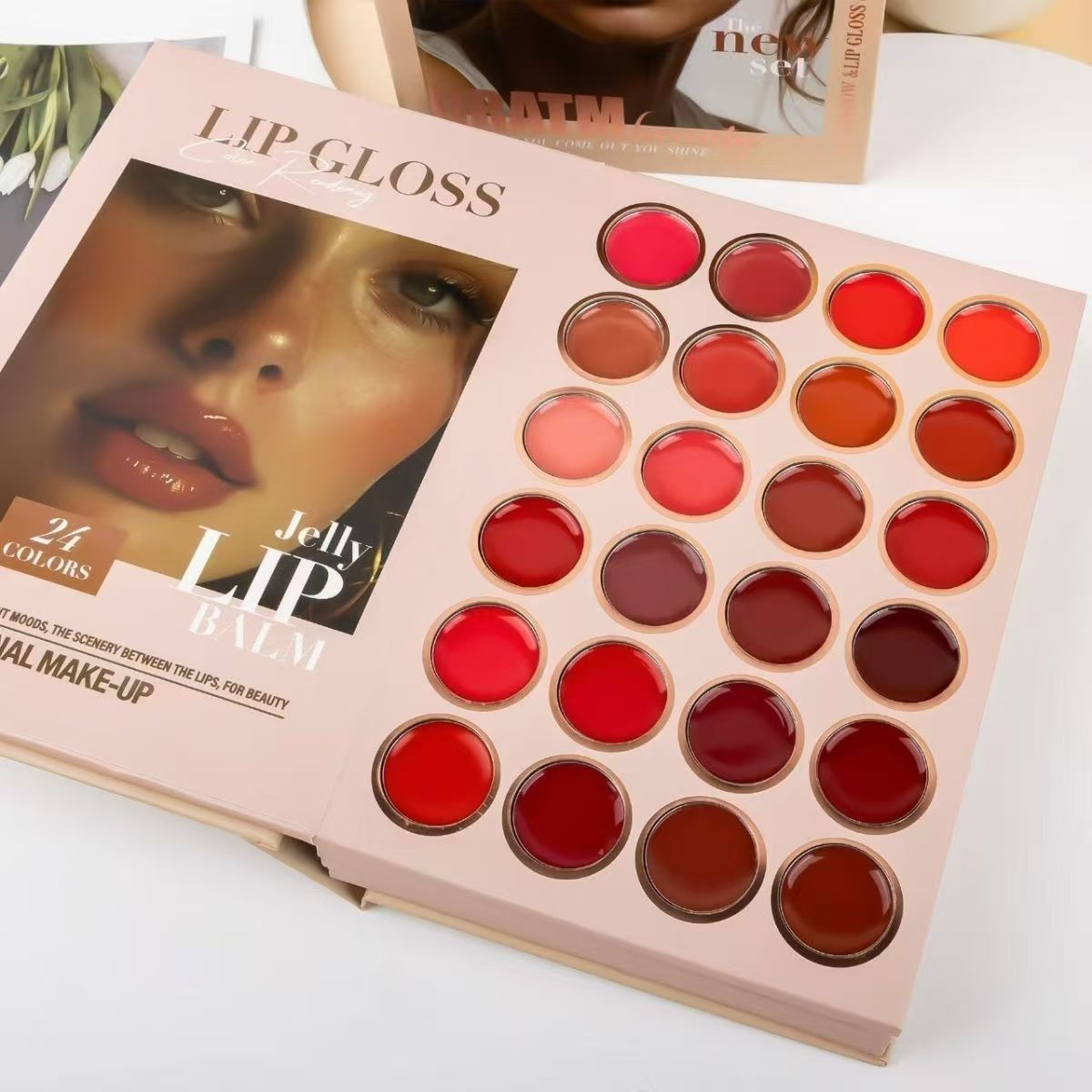 Hot New Eye Shadow 68 Book High-Gloss Makeup All-In-One Blush Pearlescent Matte Stereo Stage Makeup Artist