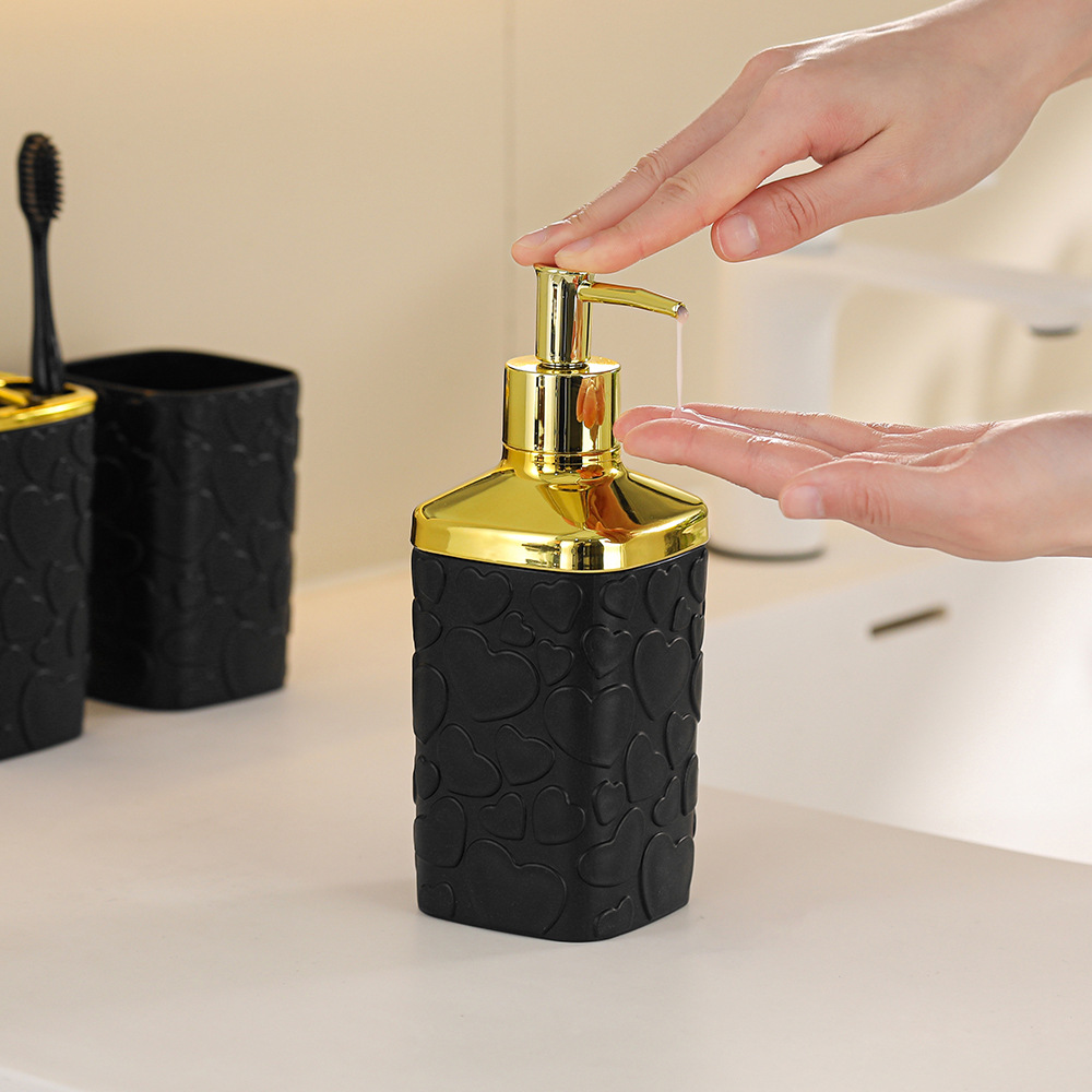 Love Embossed Bathroom 4-Piece Set Hotel B&B Bathroom Toiletry Four-Piece Set Plastic Bathroom Toiletries Set