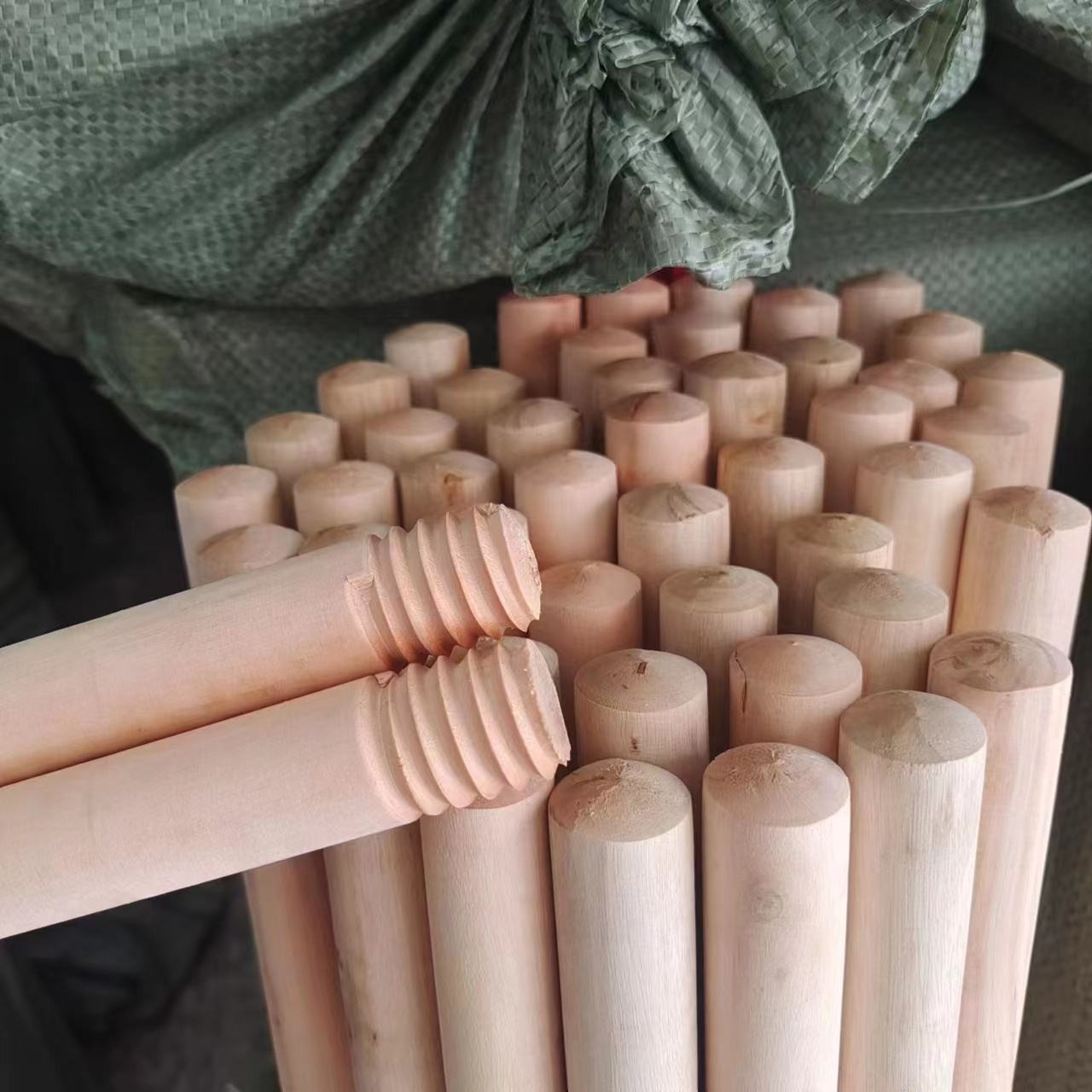 Factory Wholesale Eucalyptus Wood 120X2.5Cm Small Threaded Broom for Sweeping, Durable Household Cleaning