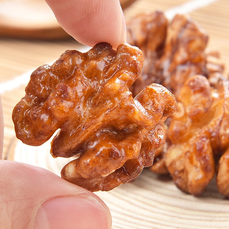 New amber walnut kernel Xinjiang peeled wholesale dried fruit nuts bulk walnut meat snacks snack manufacturers