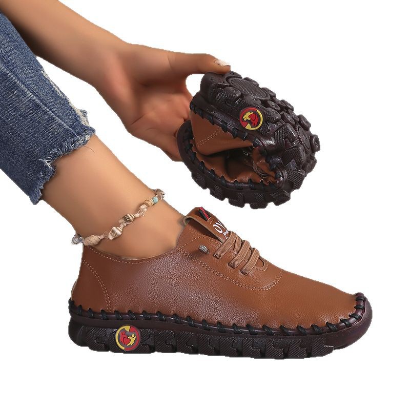 2025 cross-border foreign trade suture rubber sole shoes women's soft bottom soft leather mother shoes plus size 35-45 women's shoes wholesale