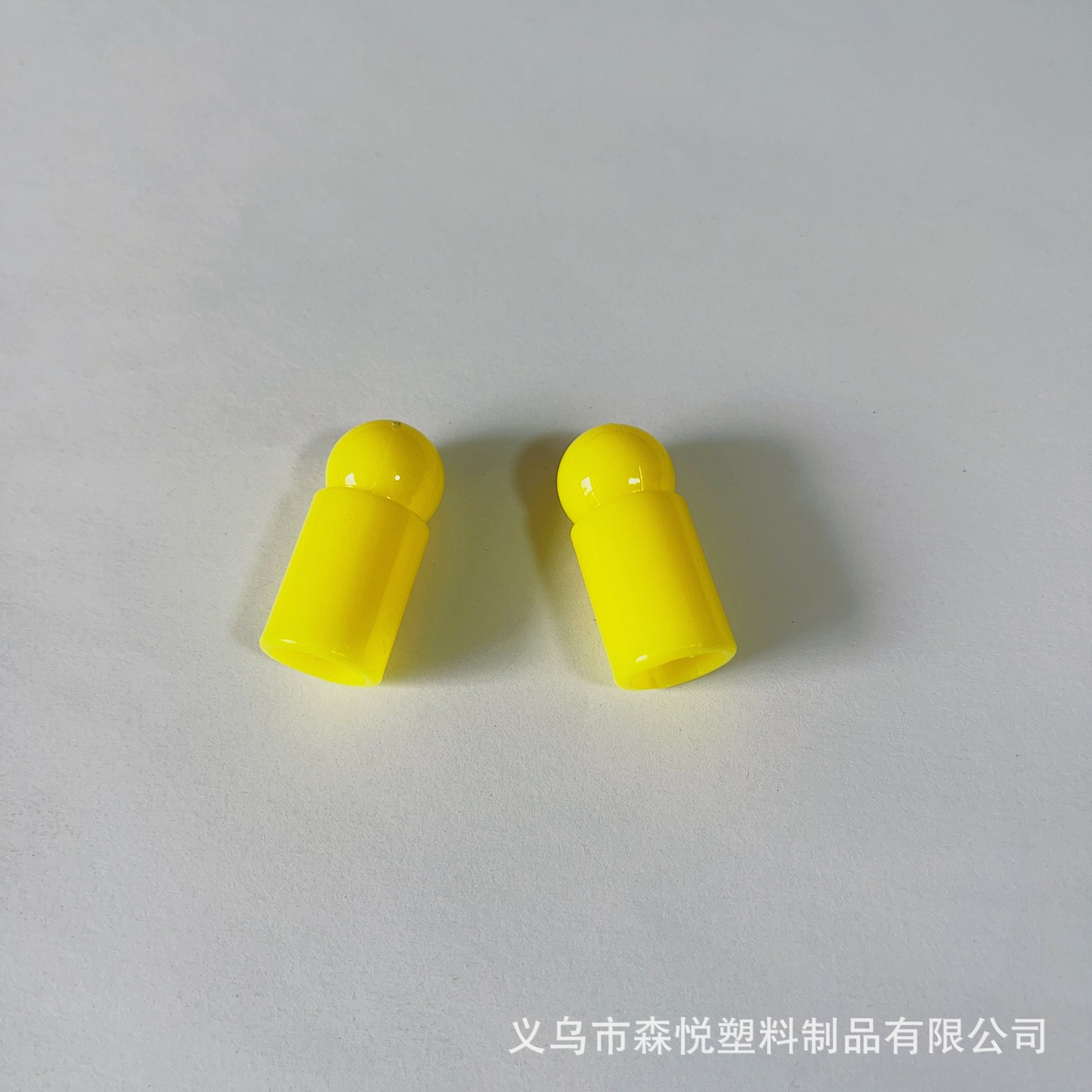 Source Factory Plastic Three-Dimensional Human-Shaped Checkers Flying Chess Pieces Tabletop Game Pieces