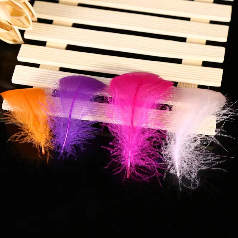 Factory direct decorative feathers wholesale dyed goose feathers diy colored feathers floating feathers filling feathers