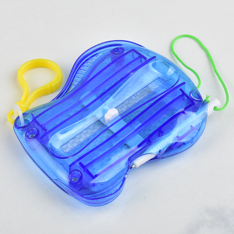 Cross-border new children's magnetic small drawing board baby magnetic graffiti drawing board keychain mini writing board toy