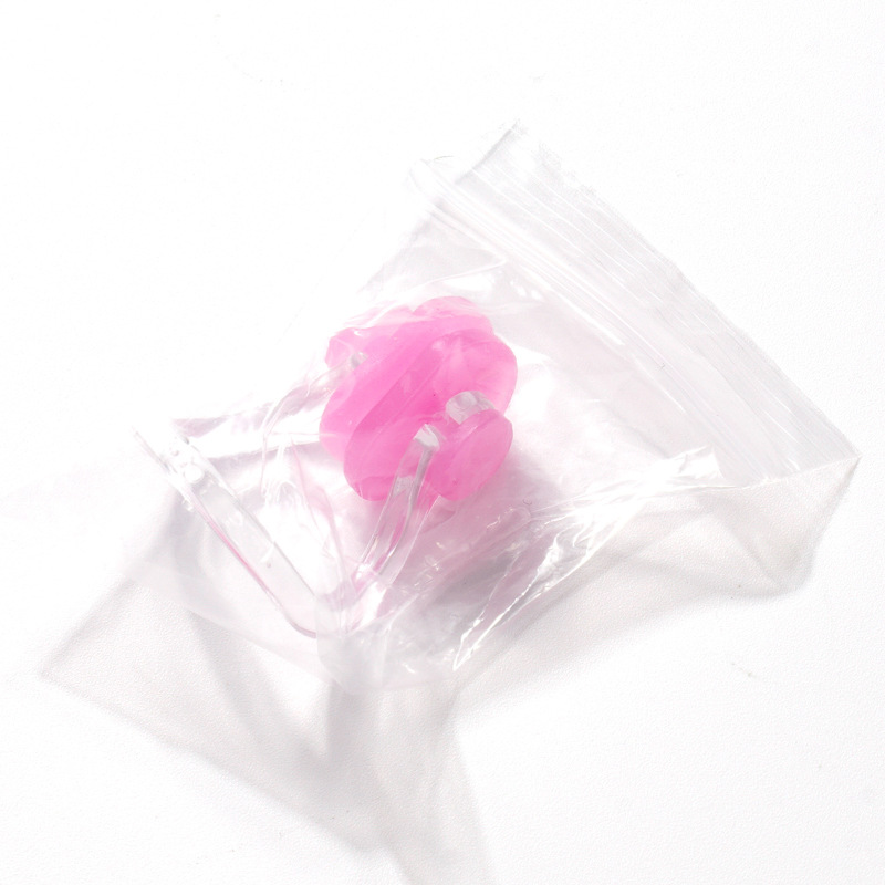 2025 Manufacturer's Ready-Made Swimming Supplies Single Nose Clip Bagged Anti-Choking Equipment Silicone Swimming Nose Clip Waterproof Nose Clip
