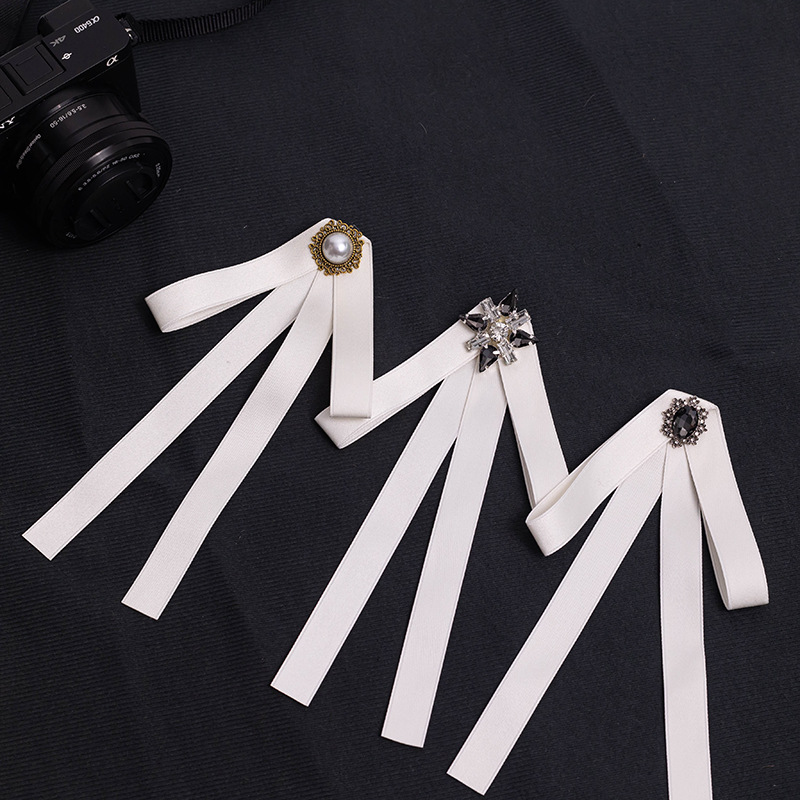 Белая брошка для рубашки, женский корейский галстук с жемчугом, аксессуары в академическом стиле, профессиональный цветок для воротника